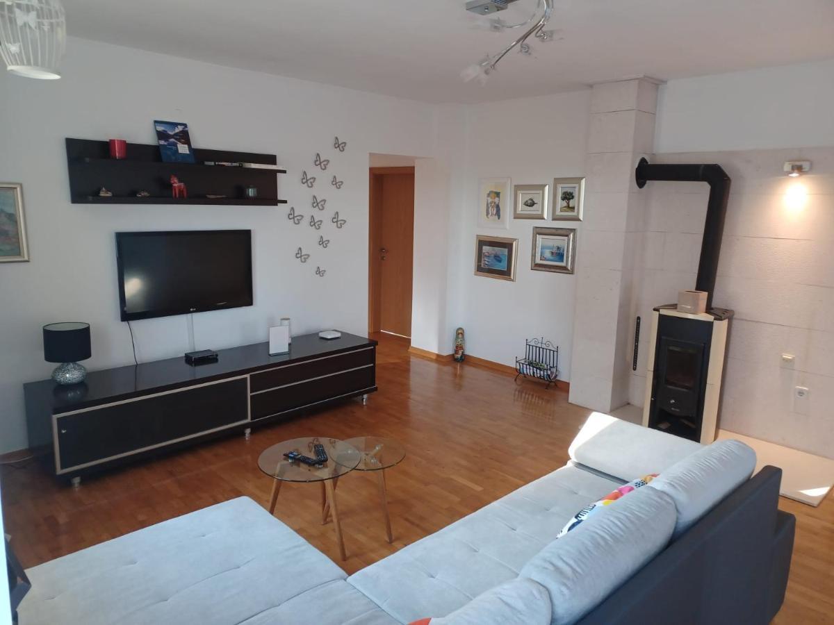 Lara Apartment Solin Exterior photo